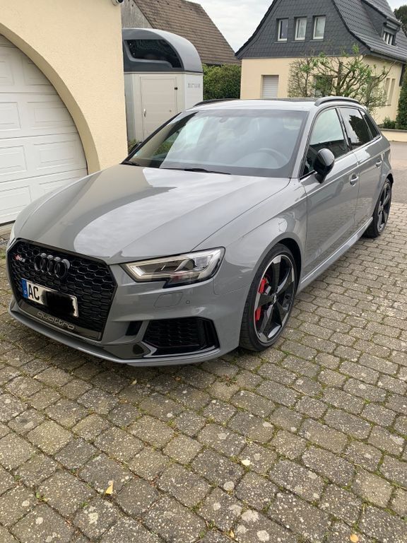 Grau Gebraucht 2019 Audi RS3 Ambiente Kleinwagen | 38.500 € (Superpreis) - Bild 1/4