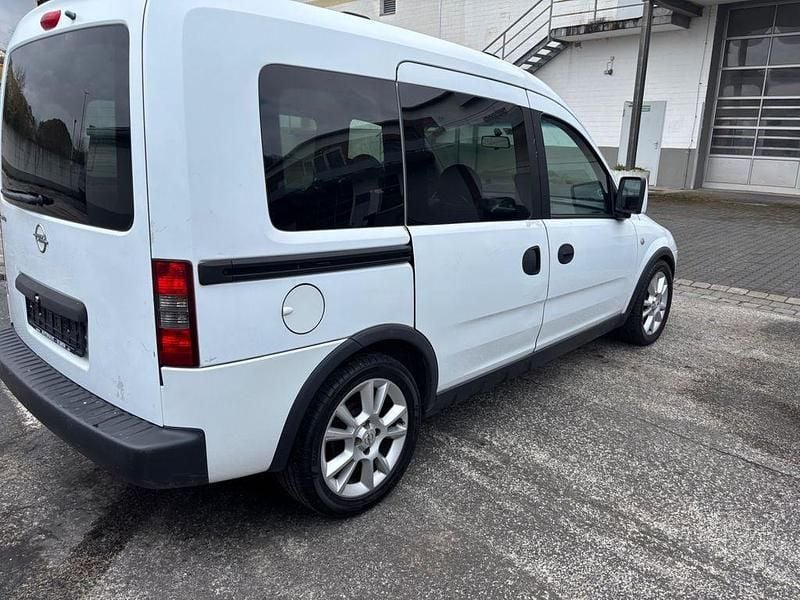 Gebraucht Opel Combo Edition 90 PS (66 kW) 2008 Weiß Van / Kleinbus