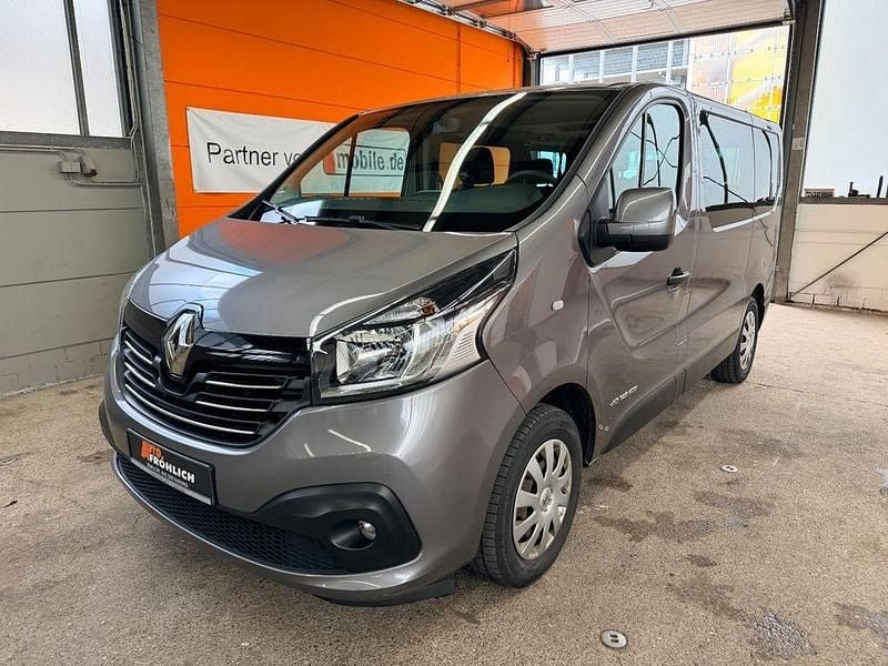 Gebraucht Renault Trafic Expression 125 PS (91 kW) 2017 Grau Van / Kleinbus