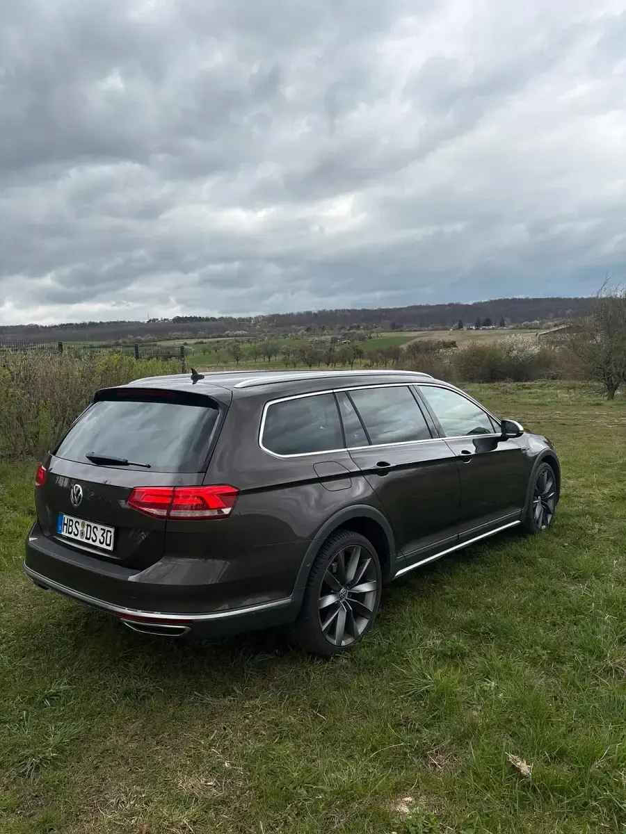 Gebraucht VW Passat Alltrack 239 PS (175 kW) 2016 Braun Kombi
