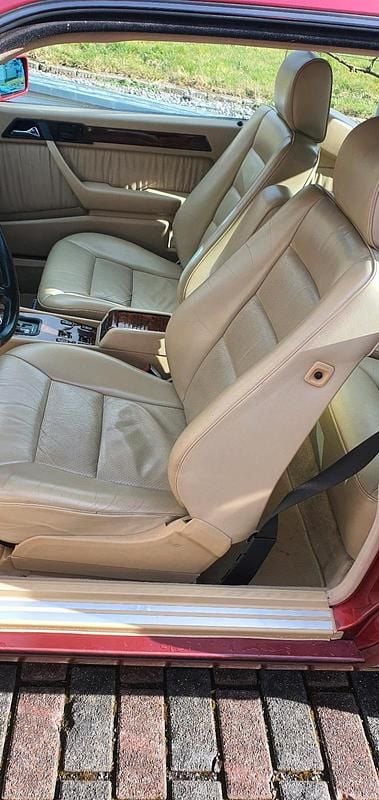 Gebraucht Mercedes E300 179 PS (131 kW) 1990 Rot Coupé