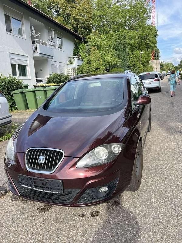 Gebraucht Seat Altea Comfort 125 PS (91 kW) 2009 Braun Van / Kleinbus