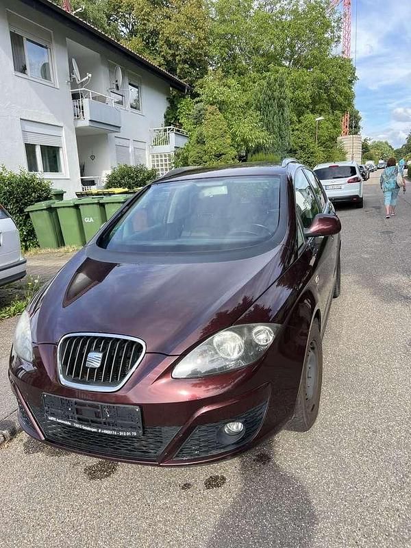 Braun Gebraucht 2009 Seat Altea Comfort Van / Kleinbus | 2.699 € (Guter Preis) - Bild 1/4