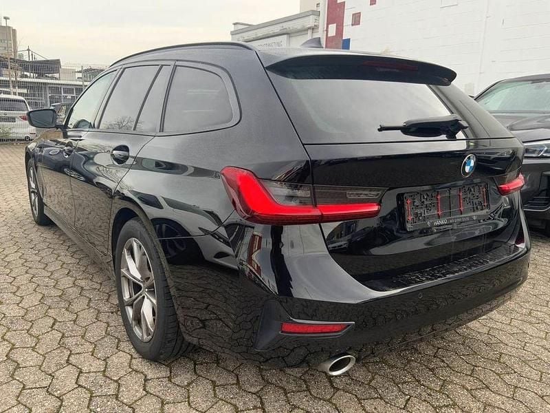 Gebraucht BMW 320 Sport Line 190 PS (139 kW) 2021 Schwarz Kombi