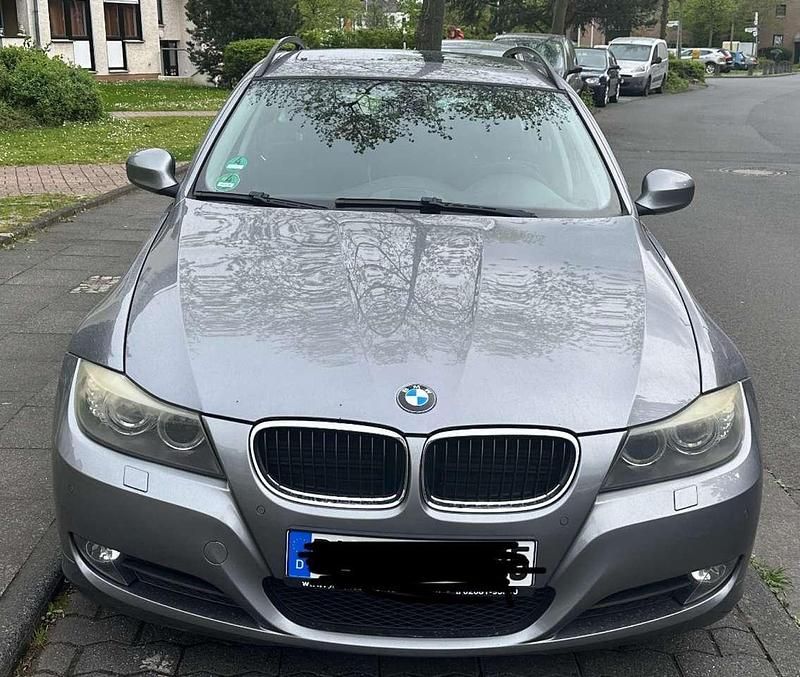 Grau Gebraucht 2009 BMW 318 Kombi | 2.750 € (Superpreis) - Bild 1/4