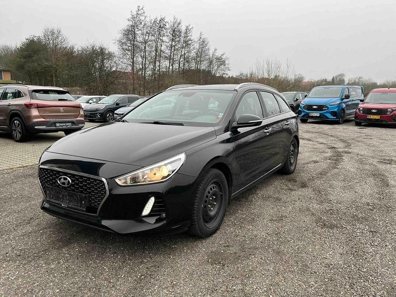 Gebraucht Hyundai i30 Trend 110 PS (80 kW) 2017 Kombi