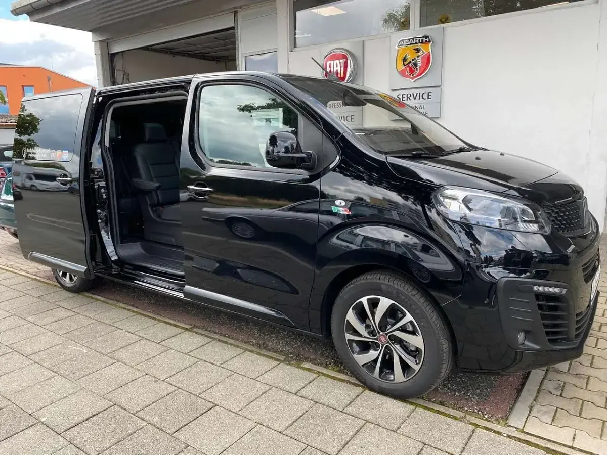 Gebraucht Fiat E-Ulysse 100 kW (136 PS) 2022 Perl schwarz metallic Van / Kleinbus
