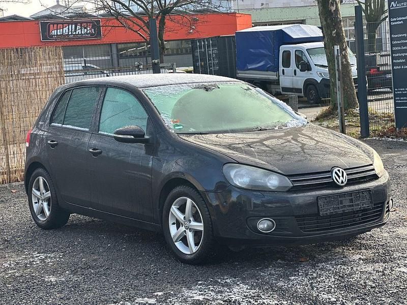 Gebraucht VW Golf VI Team 122 PS (89 kW) 2011 Silber Kleinwagen