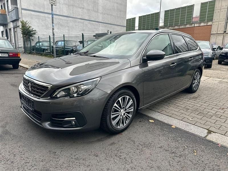 Gebraucht Peugeot 308 SW Allure 131 PS (96 kW) 2021 Grau Kombi
