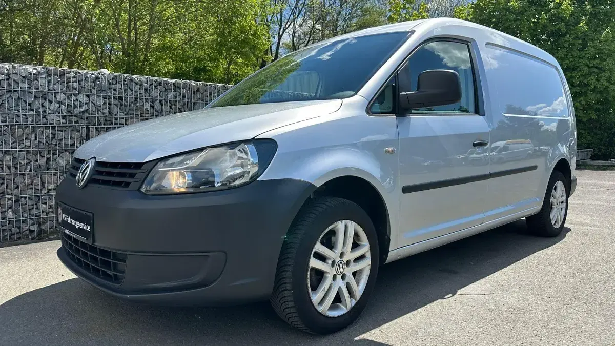 Käytetty VW Caddy 102 HP (75 kW) 2013 Hopea Tila-auto