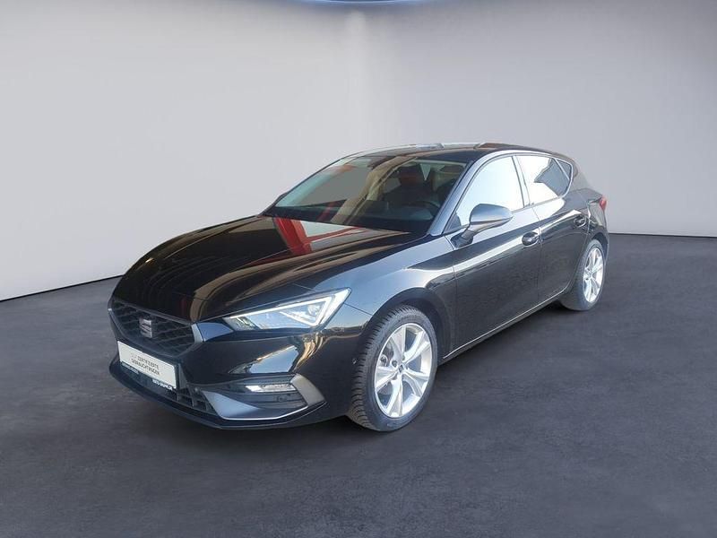 Mitternachtsschwarz Gebraucht 2024 Seat Leon FR Limousine | 27.990 € (Fairer Preis) - Bild 1/4