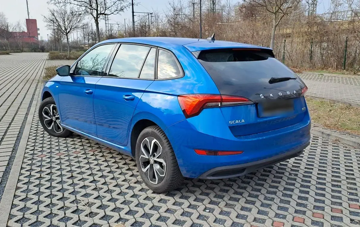 Gebraucht Skoda Scala Drive 90 PS (66 kW) 2021 Blau Kleinwagen