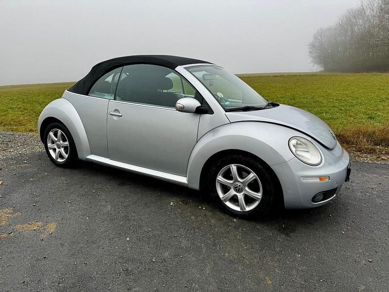 Gebraucht VW New Beetle Cabriolet 105 PS (77 kW) 2010 Silber Cabrio