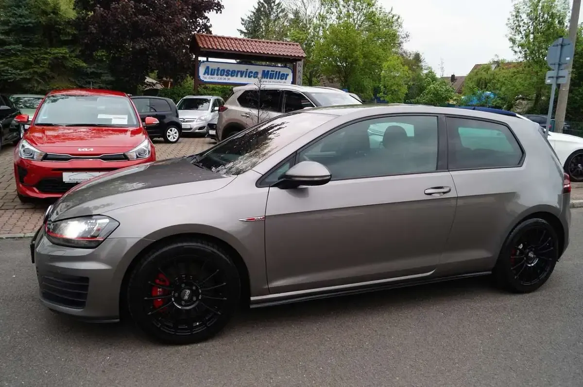Second-hand VW Golf VII GTI 230 CP (169 kW) 2016 Gri Berlinǎ
