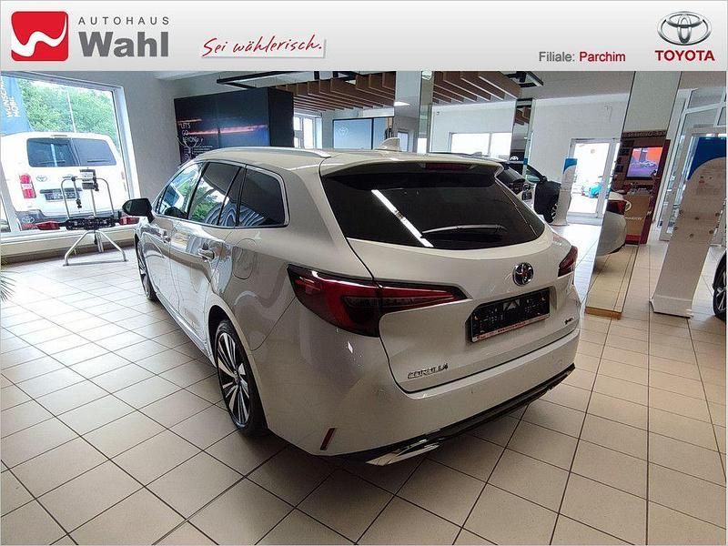 Gebraucht Toyota Corolla 196 PS (144 kW) 2025 Ash grey Kombi