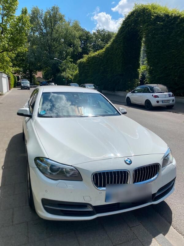 Weiß Gebraucht 2013 BMW 520 Kombi | 9.000 € (Fairer Preis) - Bild 1/4