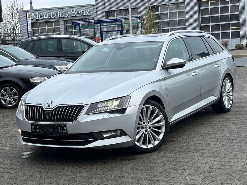 Silber Gebraucht 2018 Skoda Superb Style Kombi | 15.900 € (Guter Preis) - Bild 1/4