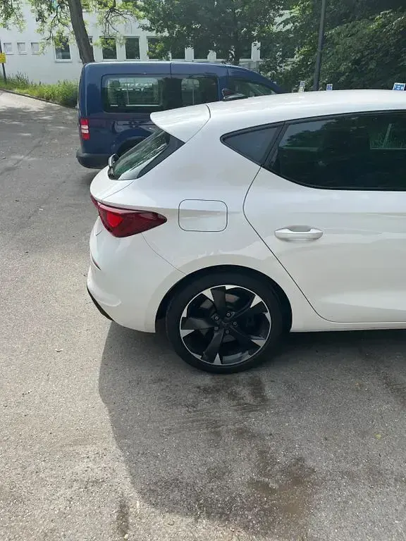Gebraucht Cupra Leon VZ 245 PS (180 kW) 2023 Weiß Limousine