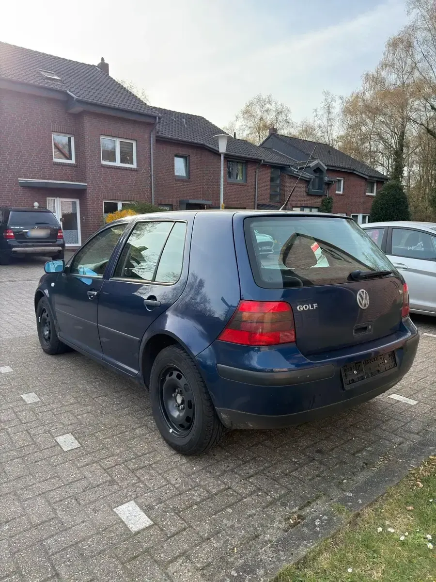 Gebraucht VW Golf IV 105 PS (77 kW) 2001 Blau Kleinwagen