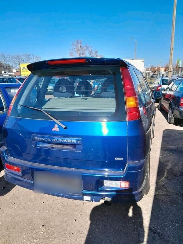 Gebraucht Mitsubishi Space Runner 2000 Blau Van / Kleinbus