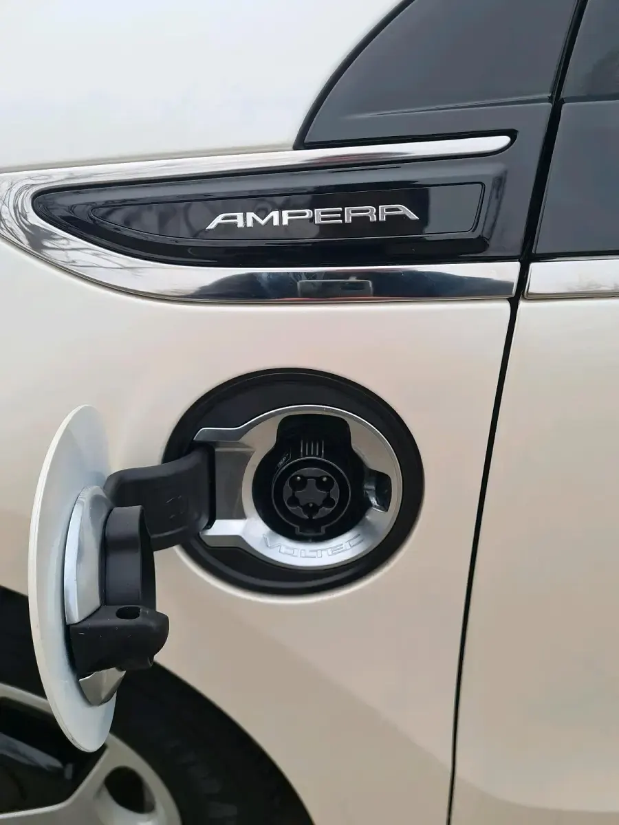 Gebraucht Opel Ampera 150 PS (110 kW) 2012 Beige Kleinwagen