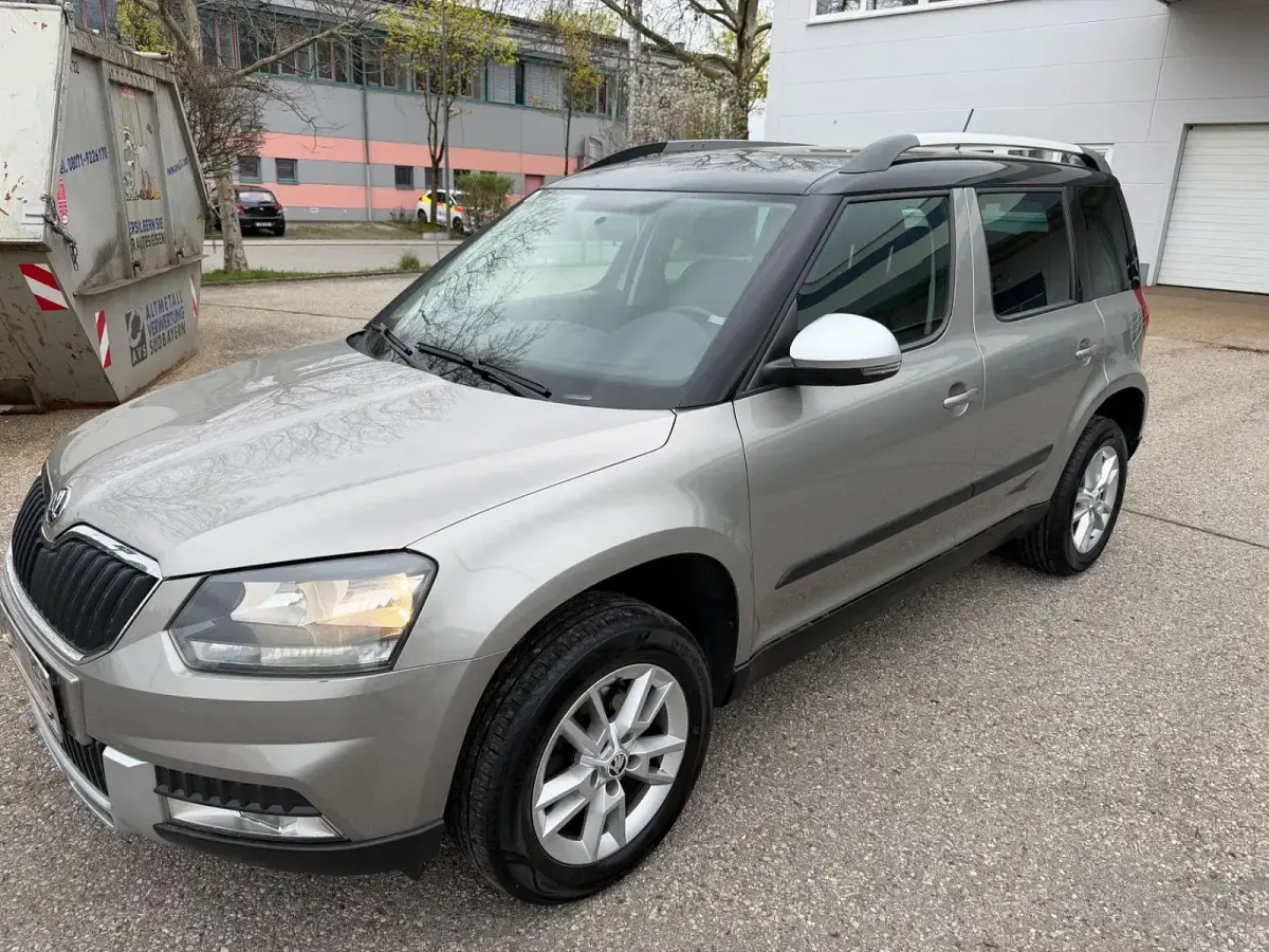 Gebraucht Skoda Yeti 110 PS (80 kW) 2016 Grau SUV