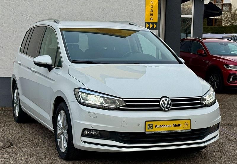 Gebraucht VW Touran Highline 150 PS (110 kW) 2018 Weiß Van / Kleinbus