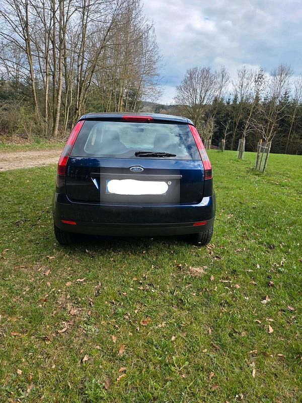 Gebraucht Ford Fiesta 60 PS (44 kW) 2005 Blau Kleinwagen