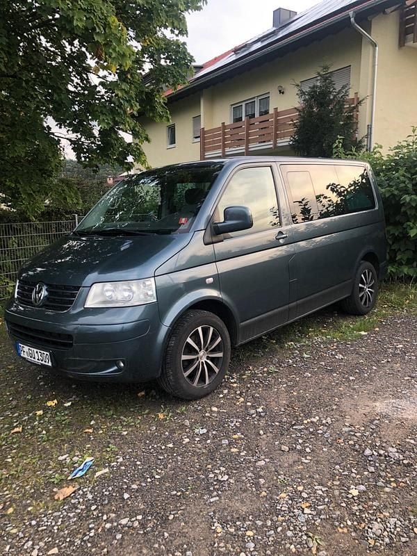 Grün Gebraucht 2010 VW T5 Startline Van | 13.499 € - Bild 1/4