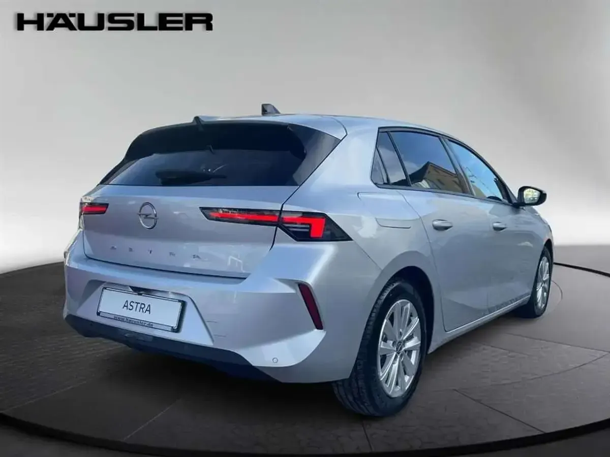 Neu Opel Astra Edition 131 PS (96 kW) 2025 Kristall silber (metallic) Kleinwagen