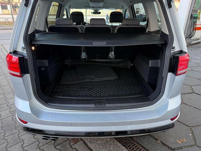 Gebraucht VW Touran Highline 150 PS (110 kW) 2017 Grau Van / Kleinbus