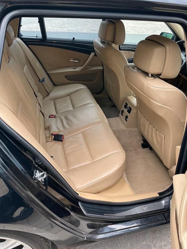 Gebraucht BMW 525 197 PS (144 kW) 2008 Schwarz Kombi