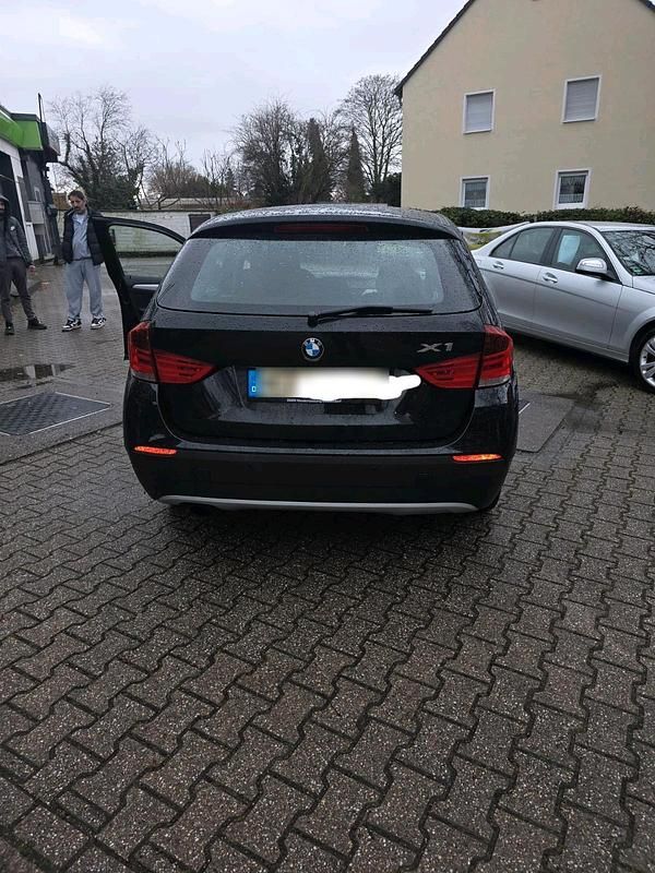 Gebraucht BMW X1 150 PS (110 kW) 2010 Schwarz SUV