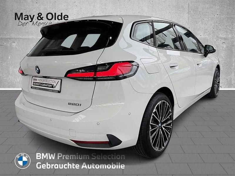 Gebraucht BMW 220 Active Tourer 170 PS (125 kW) 2025 Weiss Van / Kleinbus
