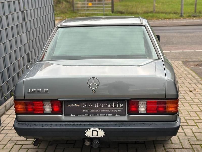 Gebraucht Mercedes 190 72 PS (52 kW) 1989 Grau Limousine