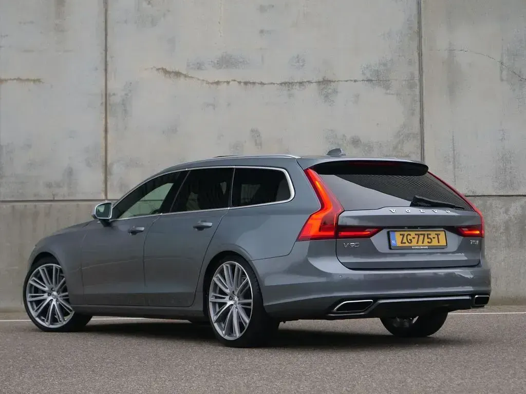 Gebraucht Volvo V90 R-Design 252 PS (185 kW) 2018 Grau Kombi