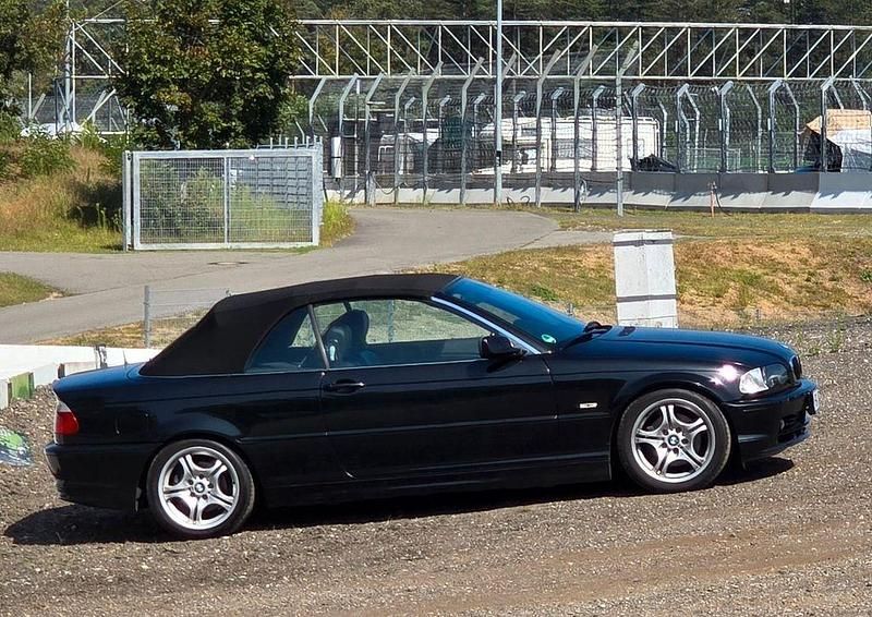 Gebraucht BMW 325 Performance 192 PS (141 kW) 2002 Schwarz Cabrio