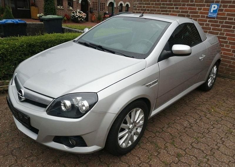 Grau Gebraucht 2005 Opel Tigra Cabrio | 2.800 € (Fairer Preis) - Bild 1/4