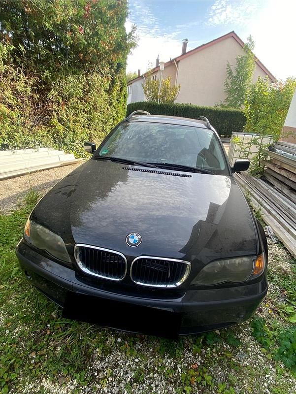 Schwarz Gebraucht 2002 BMW 320 Kombi | 950 € (Guter Preis) - Bild 1/4