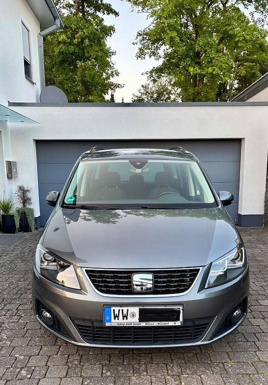 Grau Gebraucht 2019 Seat Alhambra Style Van / Kleinbus | 22.800 € (Guter Preis) - Bild 1/4