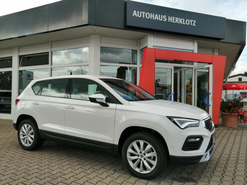 Bila weiß Gebraucht 2023 Seat Ateca Style SUV | 31.980 € (Etwas zu teuer) - Bild 1/4