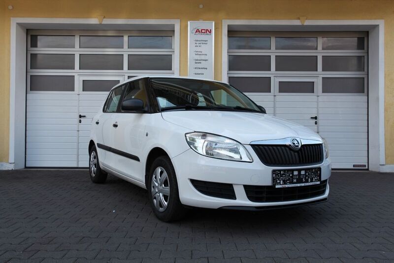Weiß Gebraucht 2013 Skoda Fabia Active Kleinwagen | 5.990 € (Etwas zu teuer) - Bild 1/4