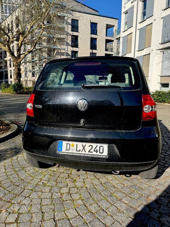 Gebraucht VW Fox 60 PS (44 kW) 2010 Schwarz Kleinwagen
