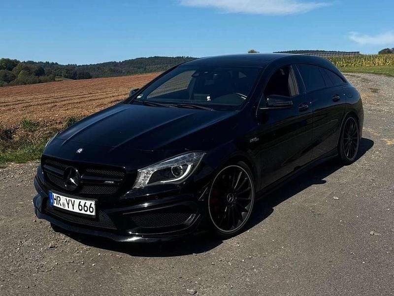 Schwarz Gebraucht 2016 Mercedes CLA45 AMG Shooting Brake AMG Kombi | 24.000 € (Guter Preis) - Bild 1/4