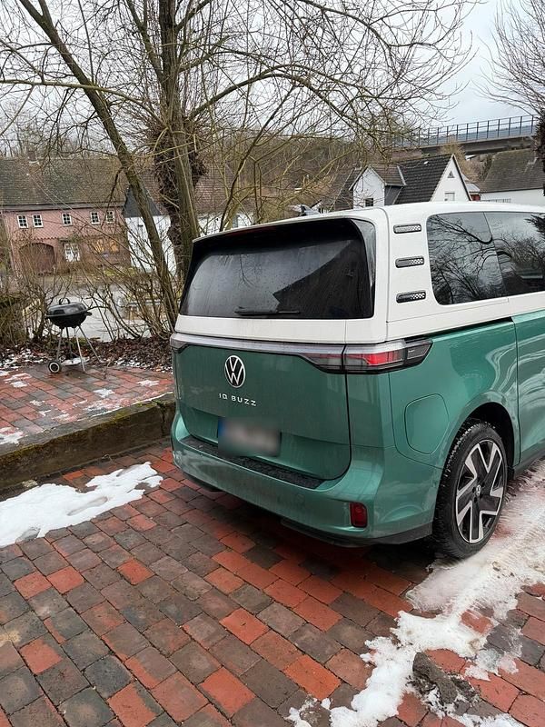 Gebraucht VW ID. Buzz Pro 150 kW (204 PS) 2023 Grün Van / Kleinbus