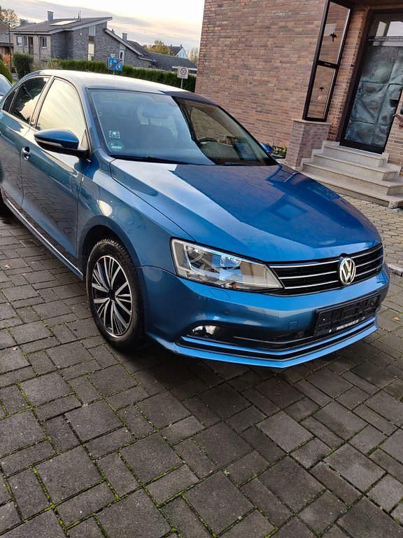 Blau Gebraucht 2016 VW Jetta Allstar Limousine | 9.250 € (Fairer Preis) - Bild 1/4