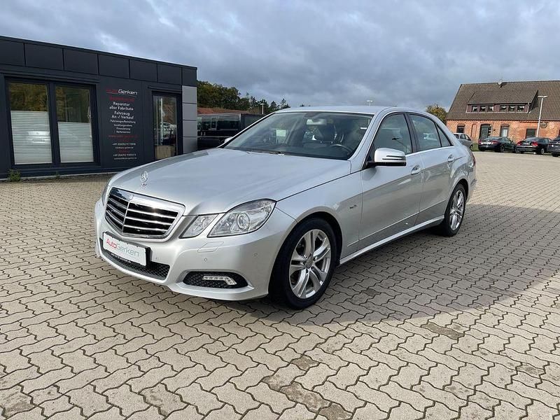 Iridiumsilber metalliclack metallic Gebraucht 2009 Mercedes E350 Limousine | 9.990 € (Guter Preis) - Bild 1/4