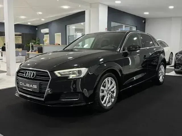 Gebraucht Audi A3 Design 116 PS (85 kW) 2019 Schwarz Limousine