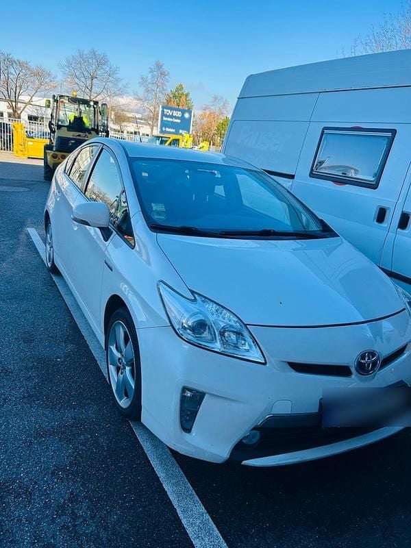Weiß Gebraucht 2013 Toyota Prius Limousine | 10.500 € (Fairer Preis) - Bild 1/4