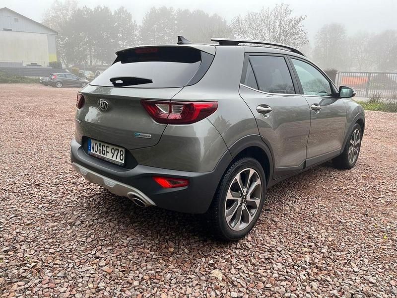 Gebraucht Kia Stonic Spirit 120 PS (88 kW) 2020 Grün SUV